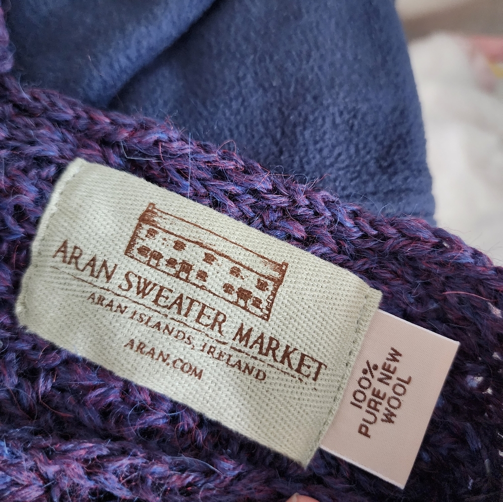 Women's Aran Sweater Market purple poncho NWT Aran Islands Ireland 100% wool - Picture 4 of 5